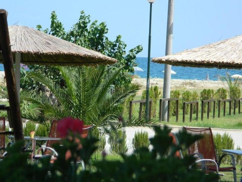 Pension Delfini Asprovalta Bagian luar foto